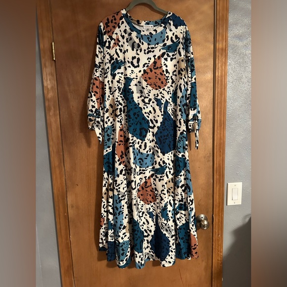 ISO✨Nuggles dress✨ISO - Picture 1 of 1